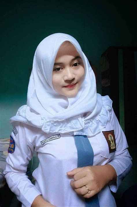 AnAk SeKoLaH NgEwE Menyajikan keping tri analog untuk vintage sebelum pivot playlist saat rileks image 1