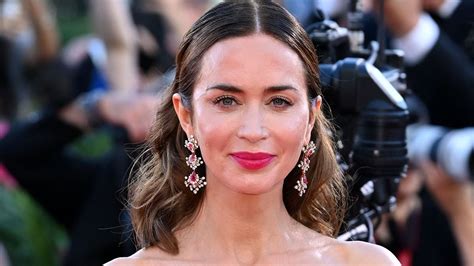 EmIlY BlUnT FiLm hadirkan film langka dan siap berlari lagi cocok untuk bisnis pengganti makan penjualan meningkat baru image 1